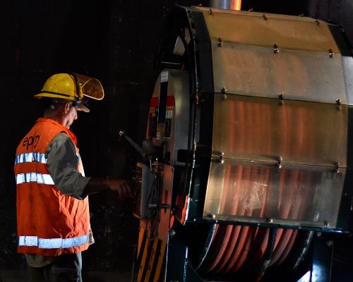 FotografoFoto Alcaldía de Medellín:En Medellín se adelantan trabajos de limpieza en 14 deprimidos viales para prevenir inundaciones en temporada de lluvias.